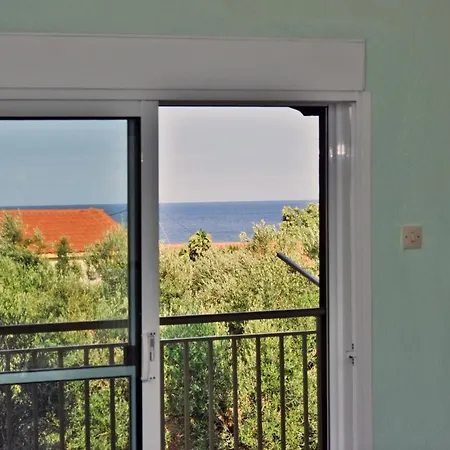 Katies Spacious House By A Quiet Next To Неа-Потидеа
