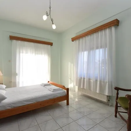Katies Spacious House By A Quiet Next To