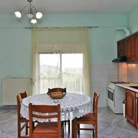 Katies Spacious House By A Quiet Next To Дом отдыха *